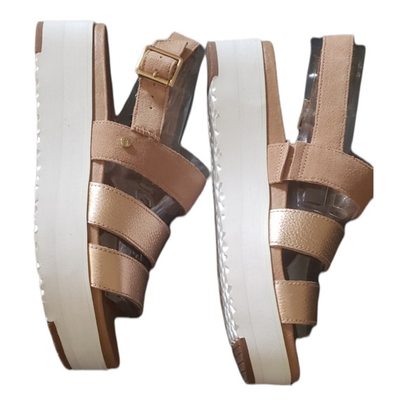 UGG Braelyn platform sandals Size 8 - Picture 2 of 6